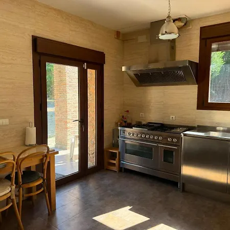Robledillo Con Piscina Vakantiehuis